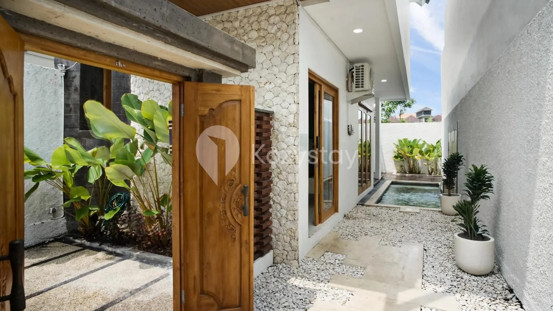 Calisee Villa By Kozystay - Denpasar 塞米亚克